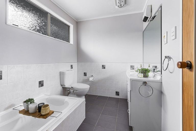 Photo of property in 28a Whanake Street, Titahi Bay, Porirua, 5022