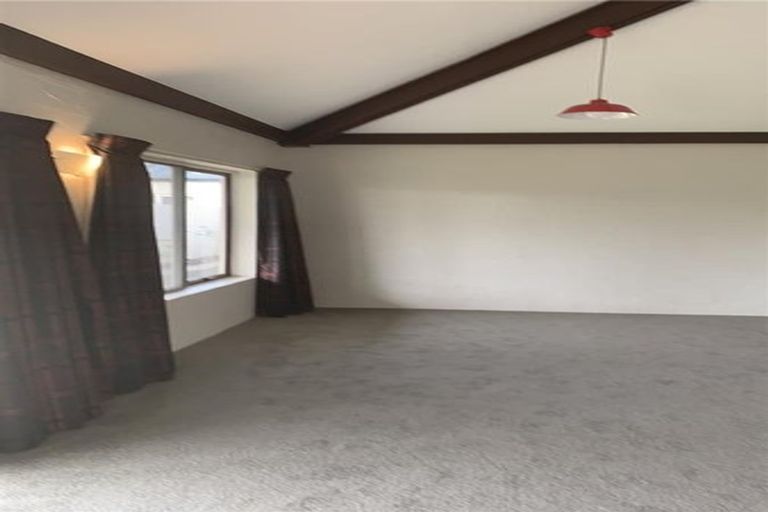 Photo of property in 70 Nimmo Avenue East, Waikanae, 5036