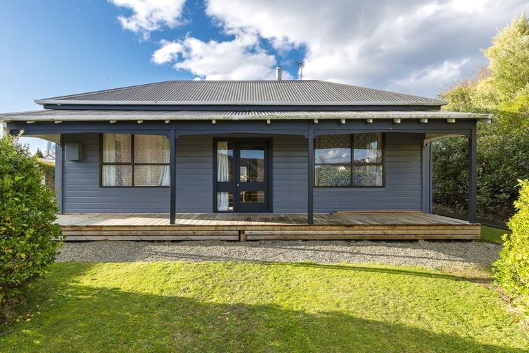 Photo of property in 11 Coronation Street, Waimate, 7924