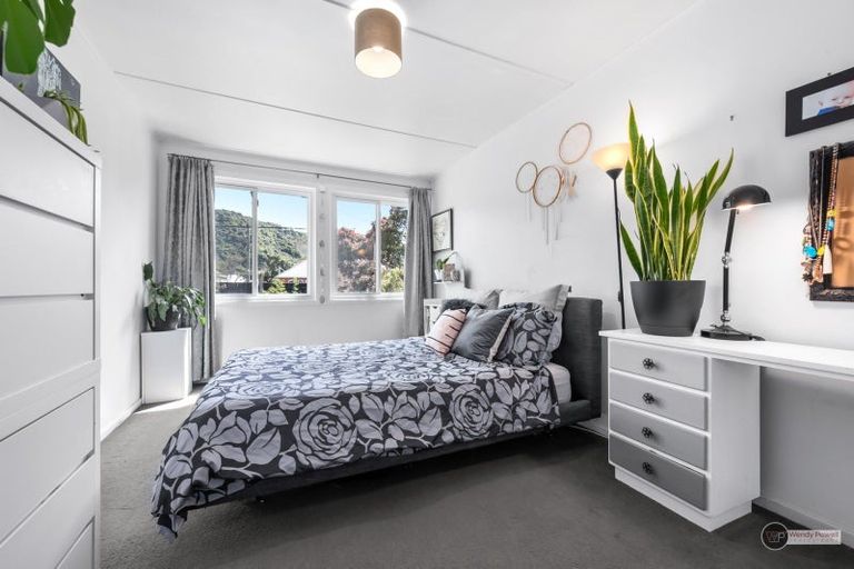 Photo of property in 132 Reynolds Street, Taita, Lower Hutt, 5011