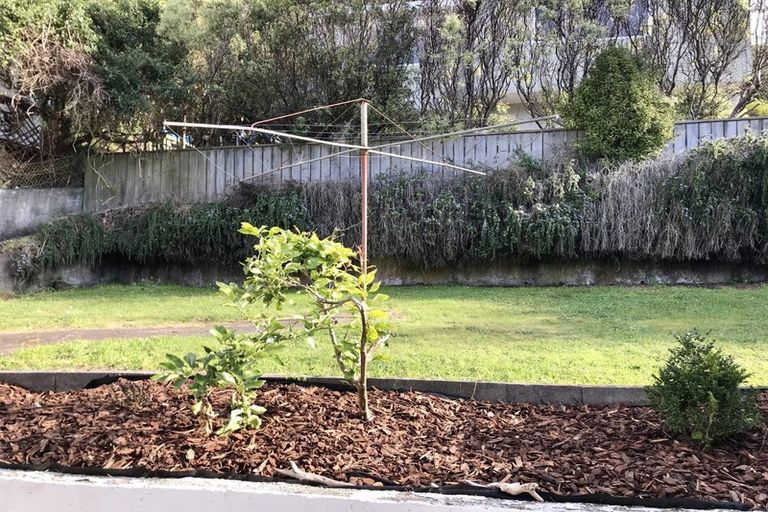 Photo of property in 12 Monowai Road, Johnsonville, Wellington, 6037