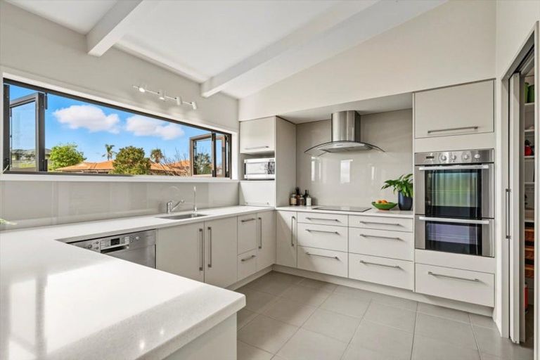 Photo of property in 16 Clydesburn Avenue, Te Puke, 3119