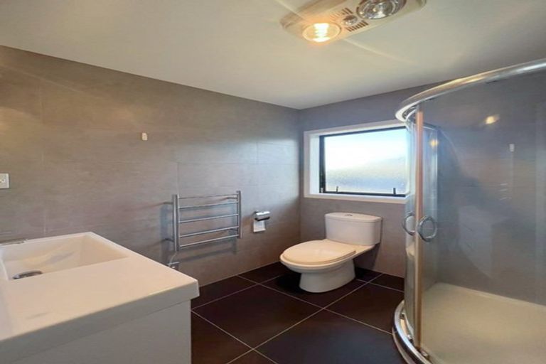 Photo of property in 16 Holland Road, Hillcrest, Auckland, 0627