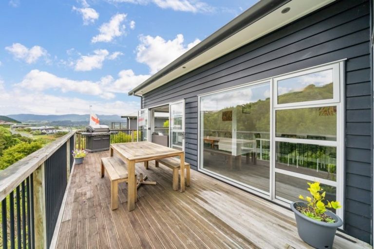 Photo of property in 20 Cosgrove Rise, Riverstone Terraces, Upper Hutt, 5018