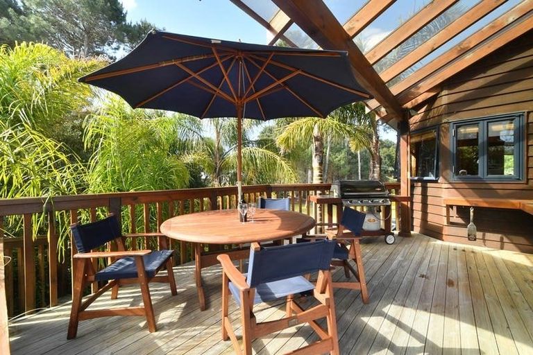 Photo of property in 821 Matarangi Drive, Matarangi, Whitianga, 3592