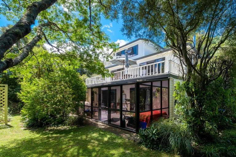 Photo of property in 34 Milton Terrace, Picton, 7220