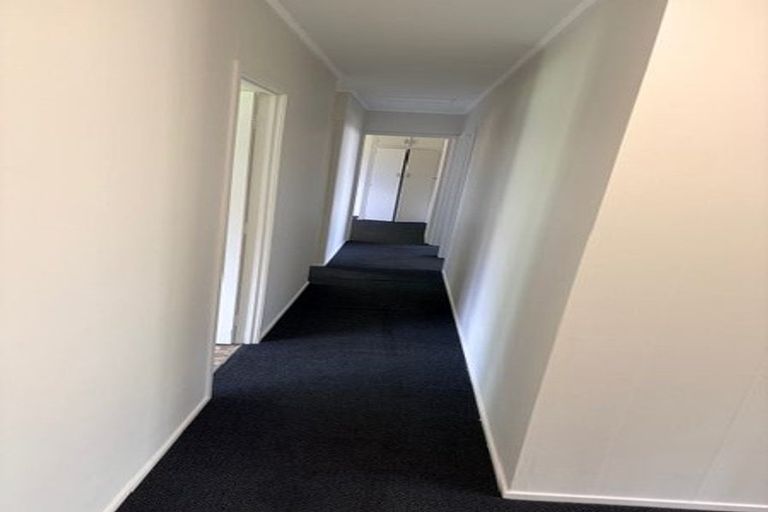 Photo of property in 13 Woodstock Road, Forrest Hill, Auckland, 0620