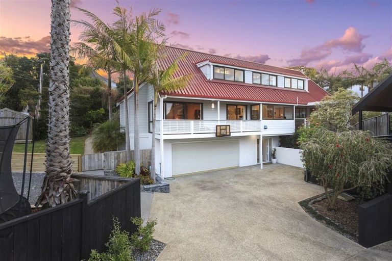 Photo of property in 2/10 Braemar Road, Castor Bay, Auckland, 0620