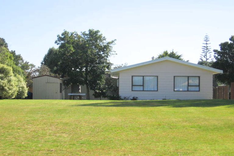 Photo of property in 52 Oyster Drive, Cooks Beach, Whitianga, 3591