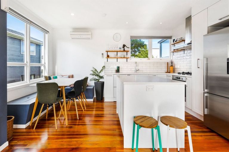 Photo of property in 45 Totara Road, Te Atatu Peninsula, Auckland, 0610