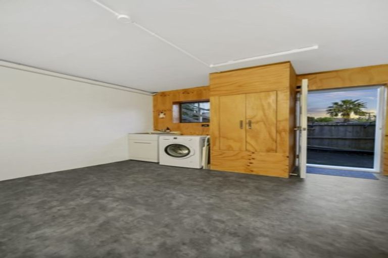 Photo of property in 18b Devon Road, Bucklands Beach, Auckland, 2012