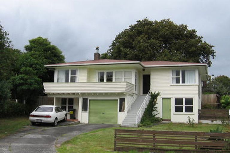 Photo of property in 15 Wylie Avenue, Sunnynook, Auckland, 0620