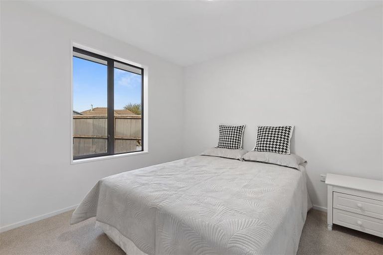 Photo of property in 15a Hooker Avenue, Bryndwr, Christchurch, 8053