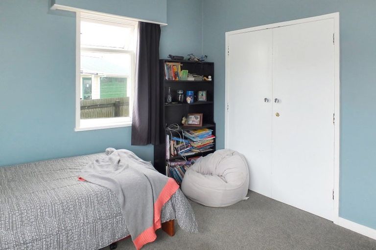 Photo of property in 22 Hennessy Street East, Foxton Beach, Foxton, 4815