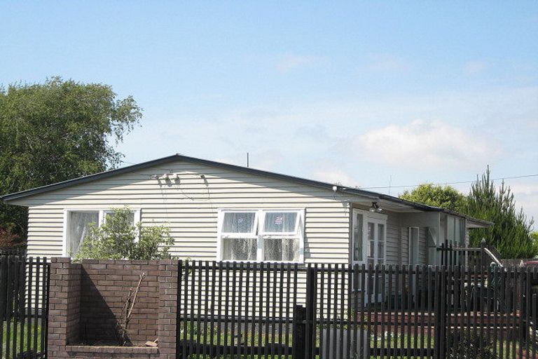 Photo of property in 14 Doreen Street, Aranui, Christchurch, 8061