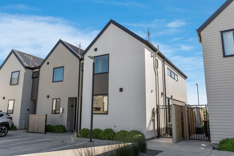 Photo of property in 5/6 Skibbereen Drive, Halswell, Christchurch, 8025