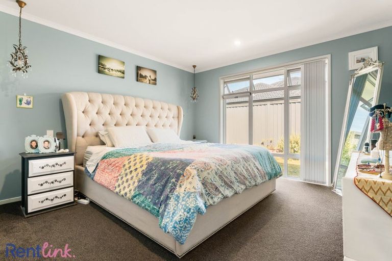 Photo of property in 32 Trans Tasman Way, Pyes Pa, Tauranga, 3112