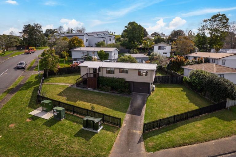 Photo of property in 5 Elizabeth Drive, West Harbour, Auckland, 0618
