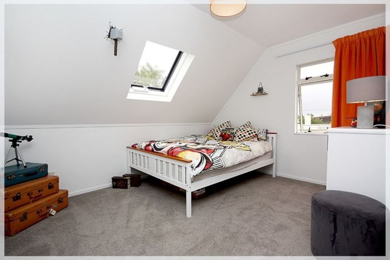 Photo of property in 10 Guildford Street, Levin, 5510