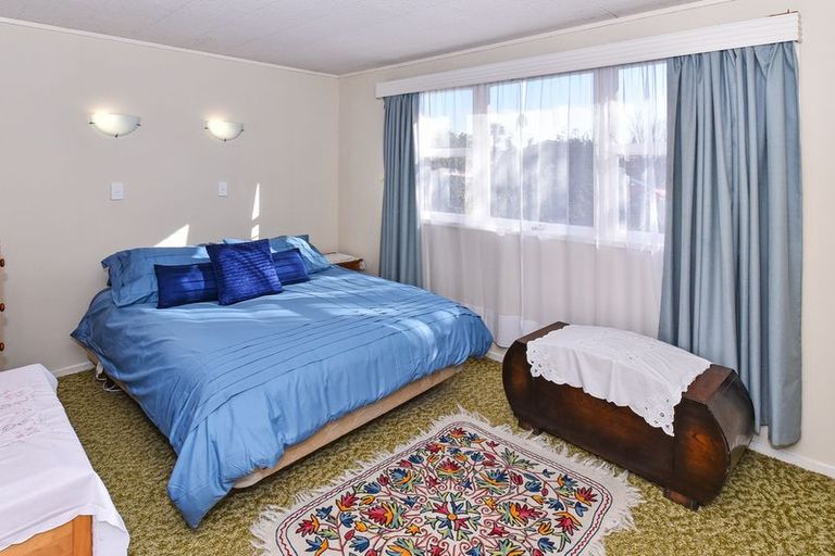 Photo of property in 14 Tatariki Street, Rosehill, Papakura, 2113