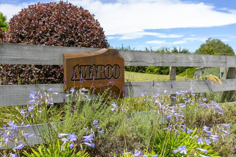 Photo of property in 18 Loch Views Road, Acacia Bay, Taupo, 3385