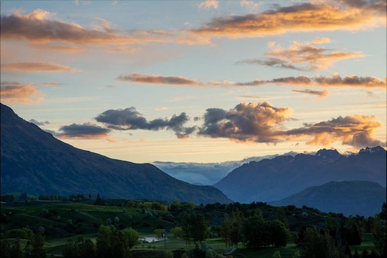 Photo of property in 16 Advance Terrace, Arrowtown, 9302