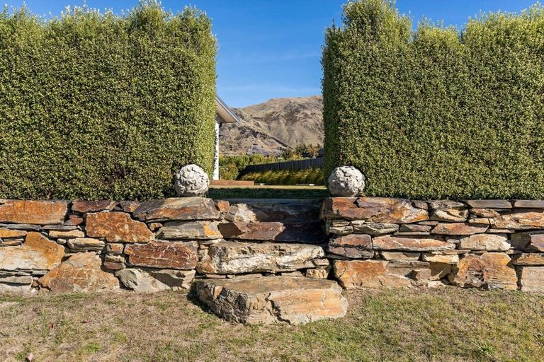 Photo of property in 5 Nancy Lane, Wanaka, 9305