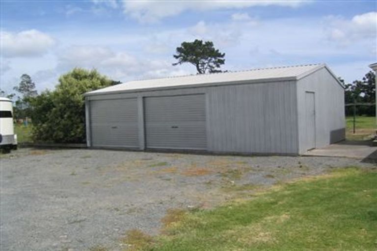 Photo of property in 37 Te Pua School Road, Helensville, 0875