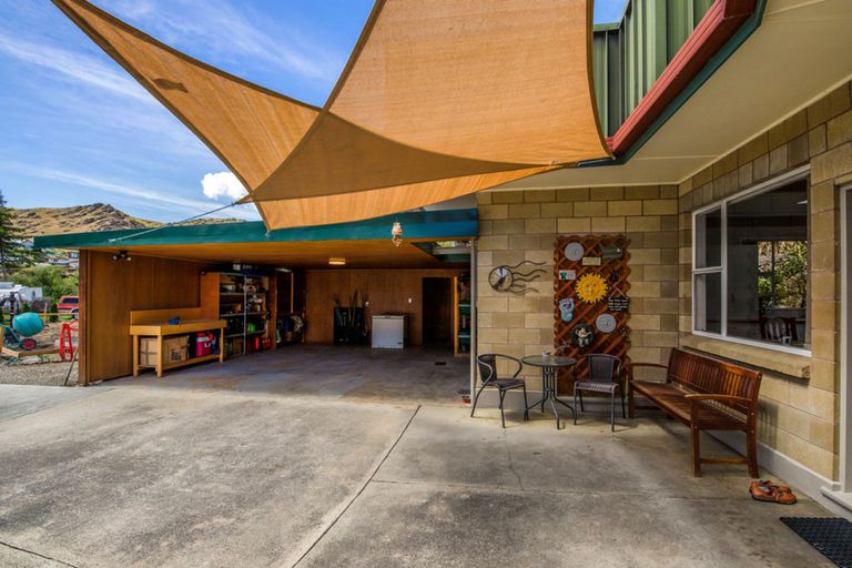 Photo of property in 6 Coulson Place, Alexandra, 9320