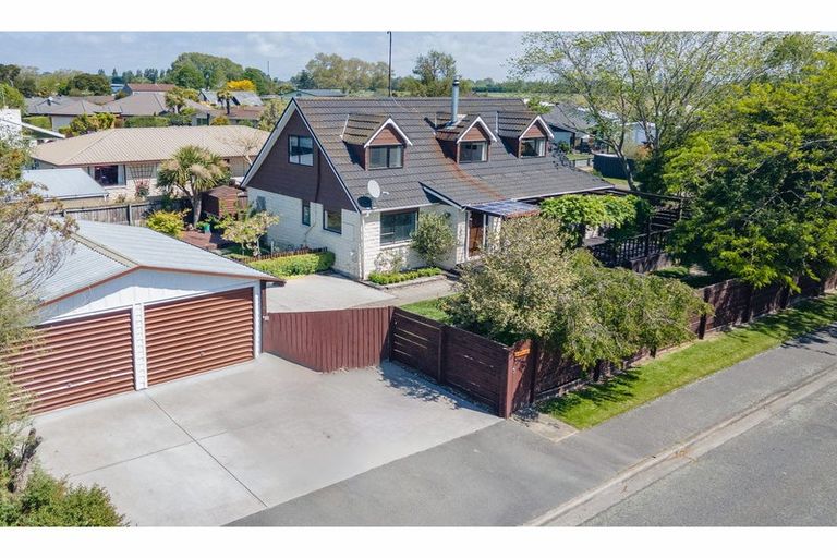 Photo of property in 12 Gibbs Drive, Woodend, 7610