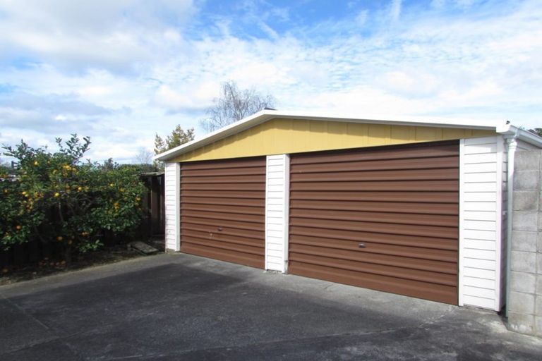 Photo of property in 64 Ray Small Drive, Pahurehure, Papakura, 2113