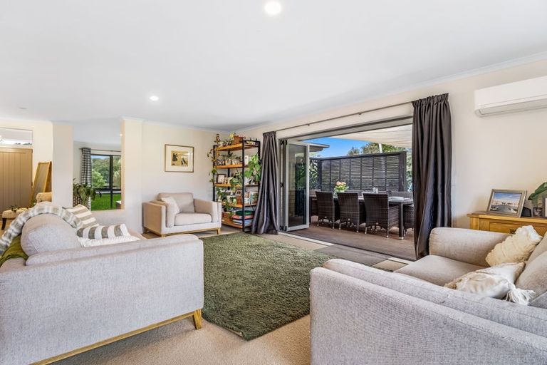 Photo of property in 9 Riverside Way, Amberley, 7410