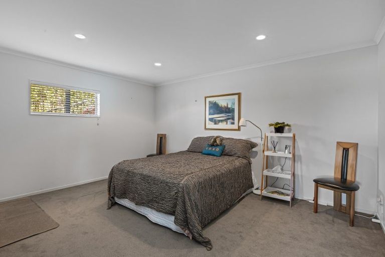 Photo of property in 60 Chesterfield Way, Orewa, 0931