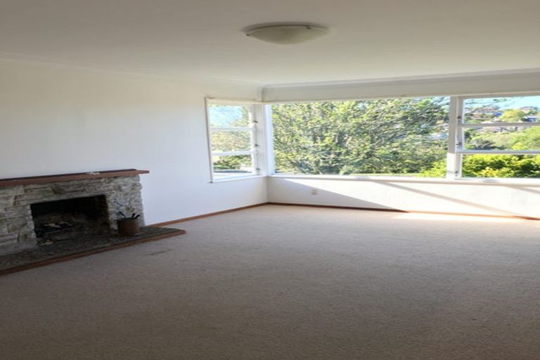 Photo of property in 16 Linley Place, Hillcrest, Auckland, 0627