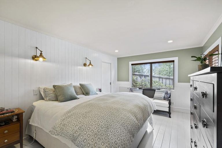 Photo of property in 2/13a Sandspit Road, Cockle Bay, Auckland, 2014