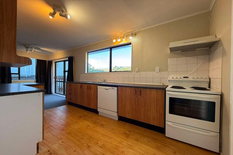 Photo of property in 40 Whanake Street, Titahi Bay, Porirua, 5022