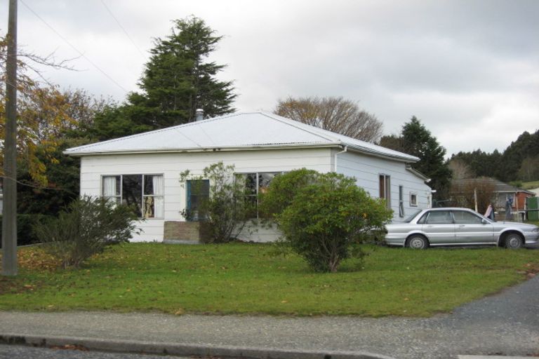 Photo of property in 128 Salcombe Street, Kaitangata, 9210