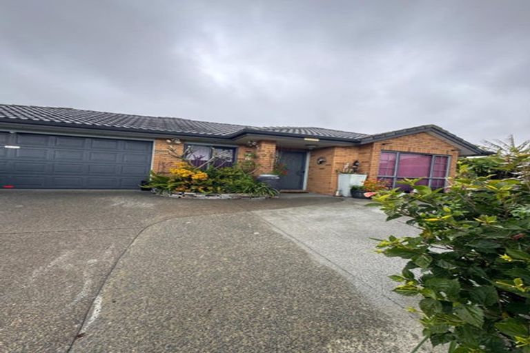 Photo of property in 54 Magic Way, Randwick Park, Auckland, 2105