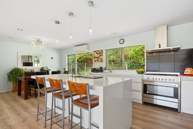 Photo of property in 1355 Old North Road, Helensville, 0875