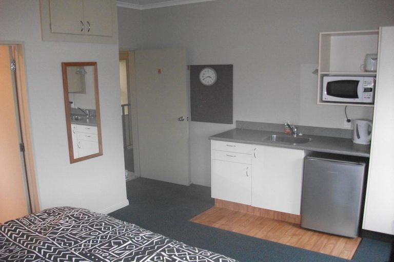 Photo of property in 33 Queen Street, Brighton, Dunedin, 9035