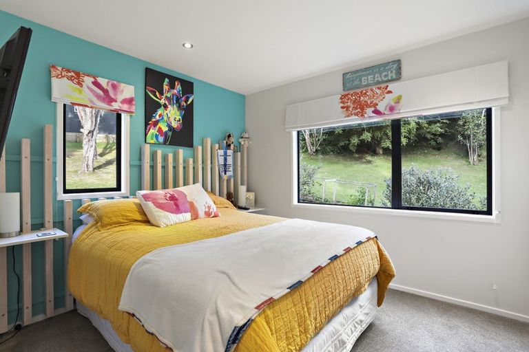 Photo of property in 10 Bendalls Lane, Oratia, Auckland, 0604