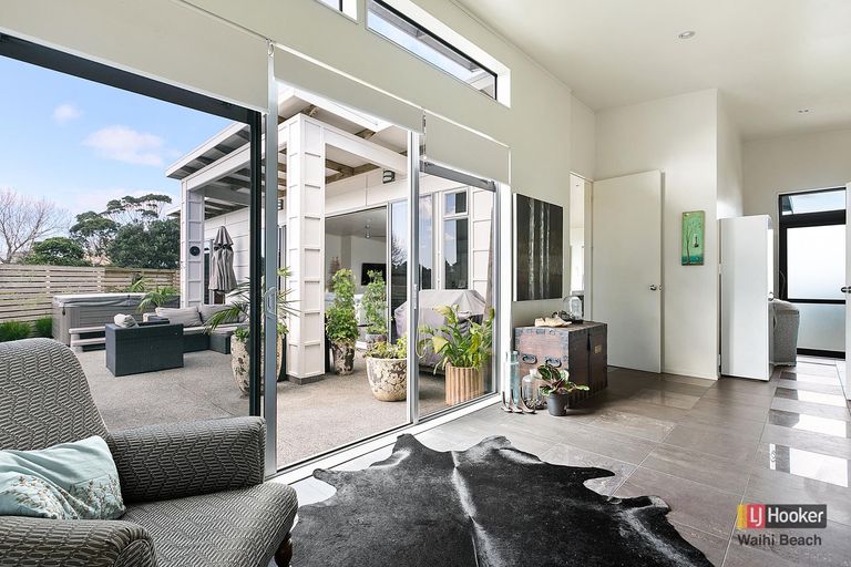 Photo of property in 10b Longboard Drive, Waihi Beach, 3611