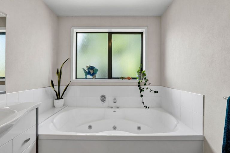 Photo of property in 115 Young Street, New Plymouth, 4310