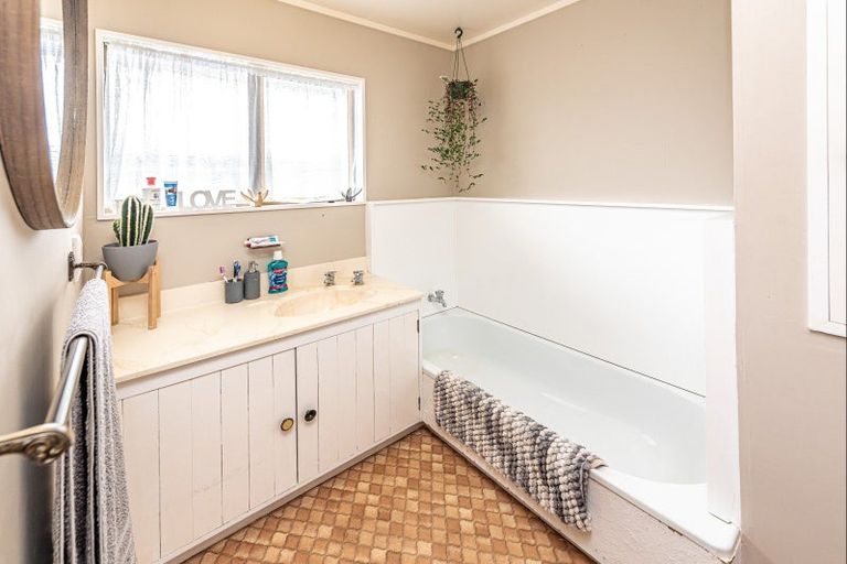 Photo of property in 4 Hereford Street, Springvale, Whanganui, 4501