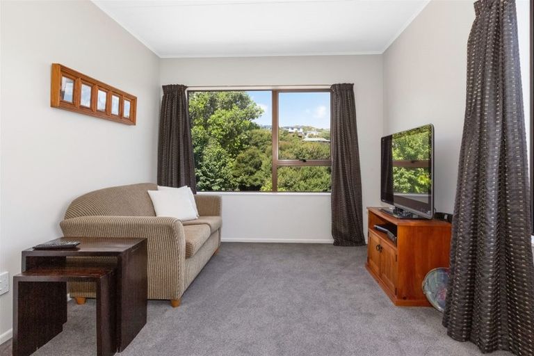 Photo of property in 33 Forth Place, Papakowhai, Porirua, 5024