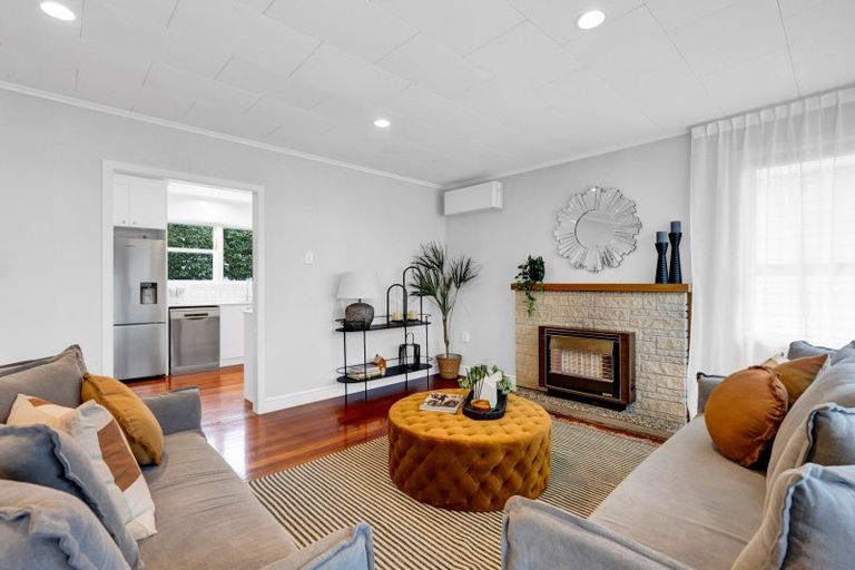 Photo of property in 93 Govett Avenue, Frankleigh Park, New Plymouth, 4310