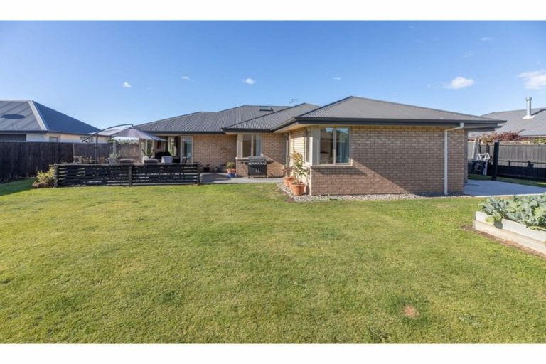 Photo of property in 13 Parkinson Place, Woodend, 7610