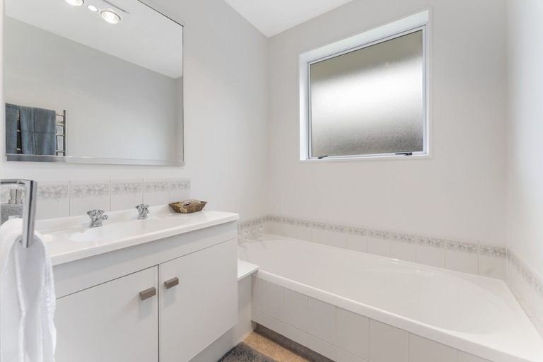 Photo of property in 1/46 Dorset Avenue, Westown, New Plymouth, 4310