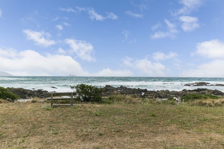 Photo of property in 128 Owhiro Bay Parade, Owhiro Bay, Wellington, 6023
