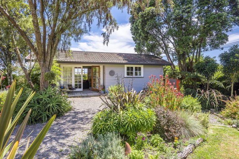 Photo of property in 25 Seddon Street, Waikanae, 5036